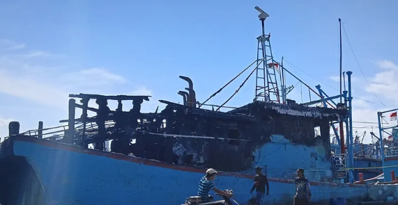 Kapal di Muara Baru Terbakar, Dipicu Karena Korsleting