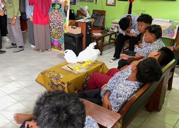 80-siswa-kulon-progo-diduga-keracunan-makanan-gratis-bergizi