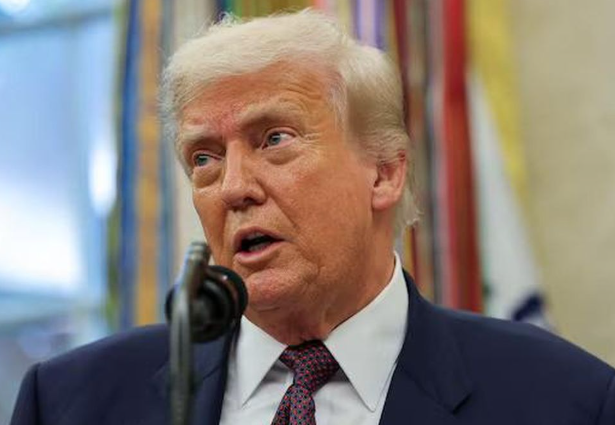 trump-diteriaki-sebagai-hitler-saat-di-restoran