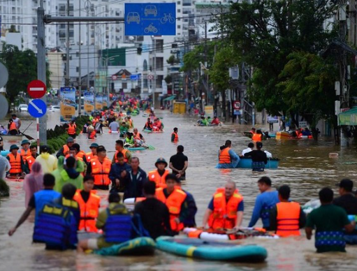 korban-banjir-vietnam-melonjak-hingga-menjadi-90-orang