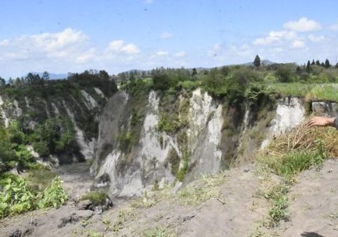 muncul-lubang-besar-di-aceh-tengah