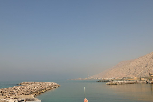 Selat Hormuz Ditutup Harga Minyak Dunia Melonjak Tajam